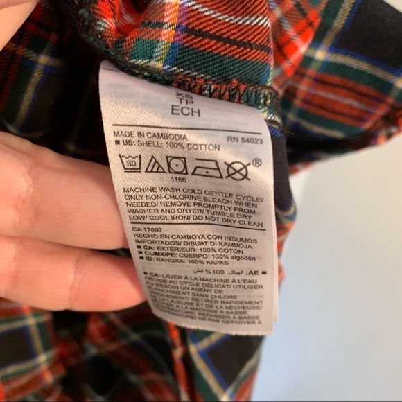 Old Navy The Classic Shirt Button Down Black Tartan Plaid - Picture 10 of 10